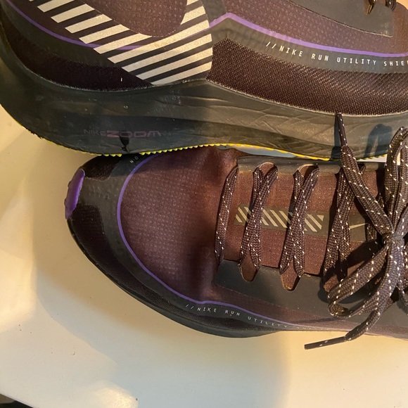 Nike shoes - Picture 3 of 4